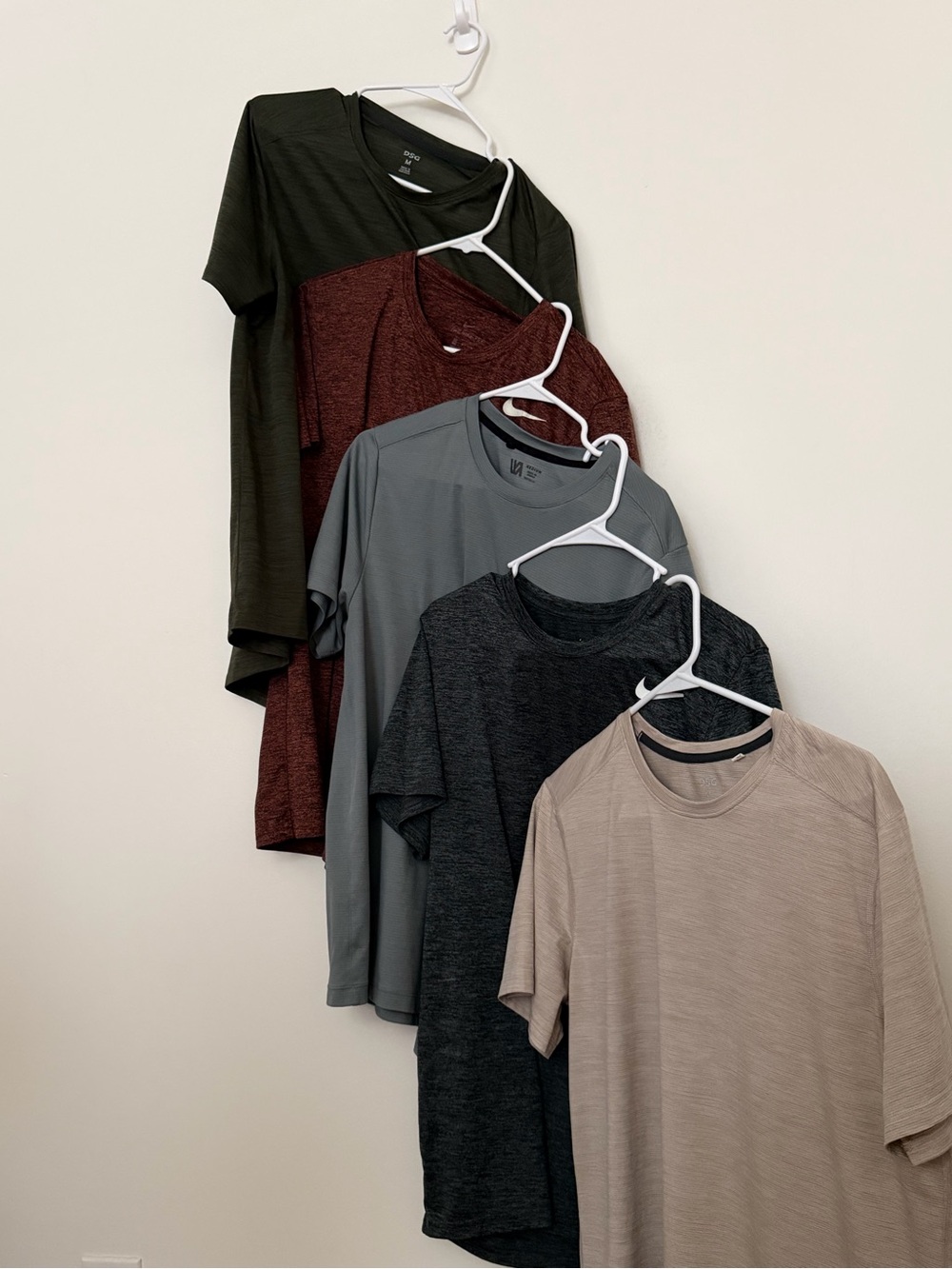 5 Men's Size Medium Workout T-shirts - Nike, DSG + Bonus Altru tee (6 total)